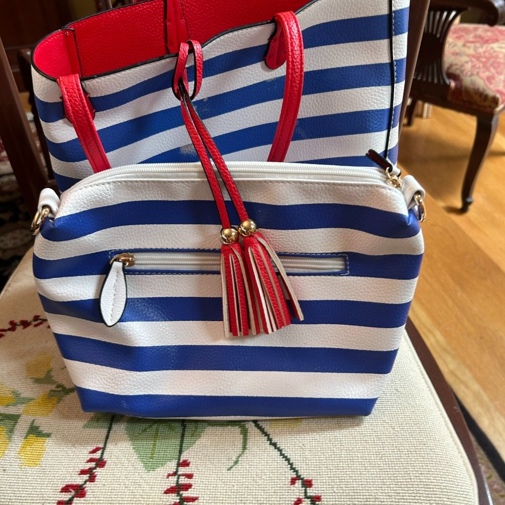 Purses - Picture 7 of 11
